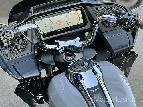 Harley Davidson HD Road Glide 117 Motorradvermietung Frankreich